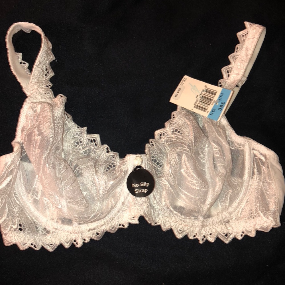 No slip strap bra